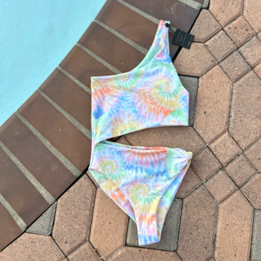 Skatie x The Salty Blonde Nicole One Piece in Oahu Tie Dye Print Size Small